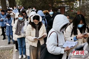 替补登场，戈麦斯本场6次抢断全场最多，5次解围队内最多